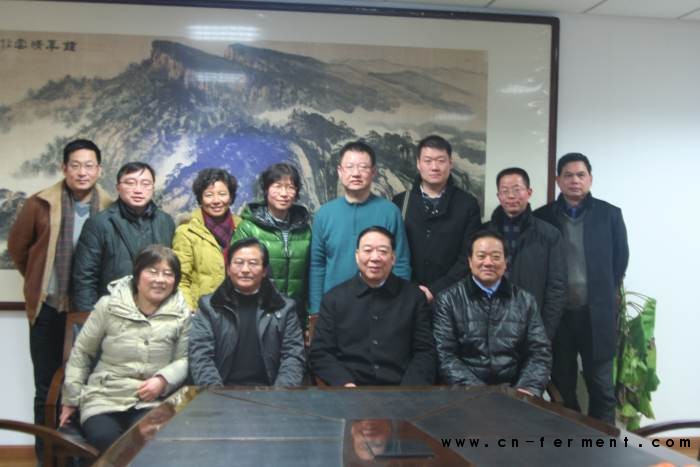 江苏森达集团董事长朱相桂考察南京工业大学生