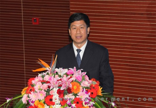 苟利军讲话
