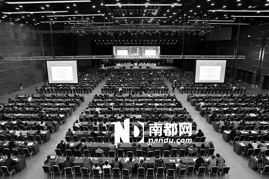  以学术会的方式做药品推广，这是葛兰素史克、阿斯利康等跨国药企引入中国的国际通行做法。各类大小学术会已成为药企会议费大增的客观因素。（图片来源：南方都市报）