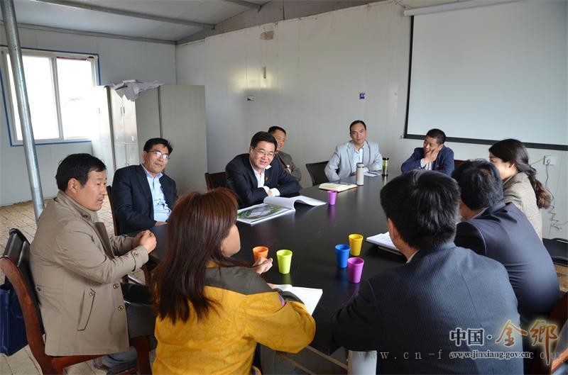 县委常委、组织部长闫峰到所包保的&ldquo;双百工程&rdquo;项目默得森生物制剂有限公司进行现场办公