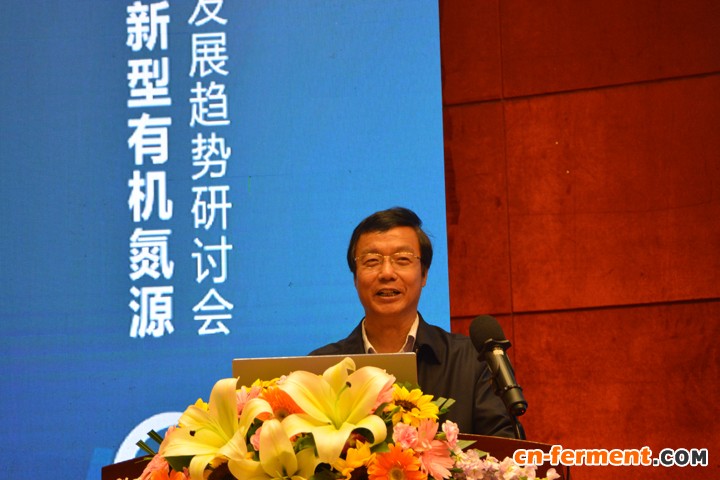 石理事长.jpg 石维忱致开幕词