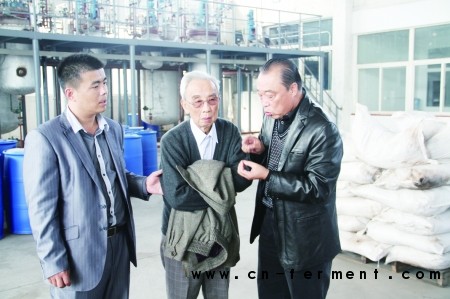 访微生物学家李季伦